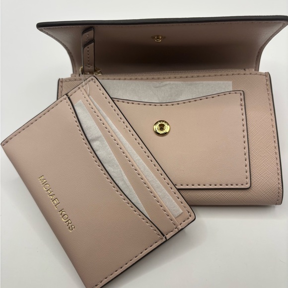 Michael Kors Blush Pink Wallet - Picture 3 of 6